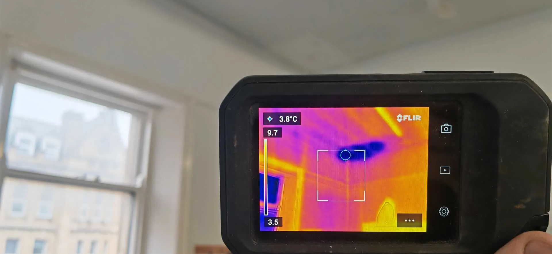 Thermal imaging camera